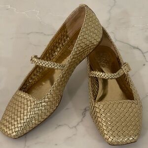 Vince Camuto Golden Woven Mary Jane Flats Size 7